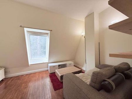 Ashgrove House, Elland, HX5 - Photo 2