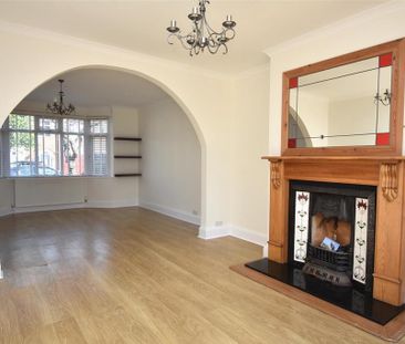 3 bedroom end of terrace house to rent - Photo 1
