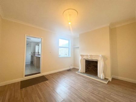 3 bedroom terraced house to rent - Photo 3