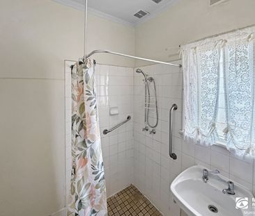 Affordable 3 Bedroom Duplex with Low Maintenance Yards - Photo 5