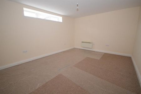1 bedroom Flat To Let - Photo 5