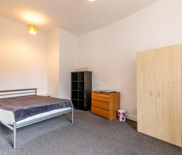 2 bedroom flat to rent - Photo 6