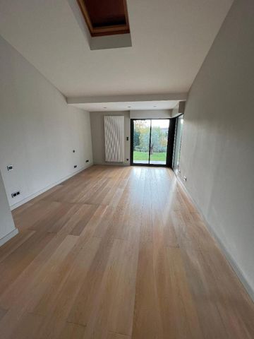 Location Maison 7 pièces 203m² DECINES CHARPIEU 69150 - Photo 3