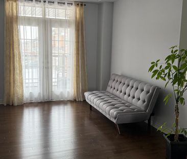 For Lease - 80 Inverness Way, Bradford West Gwillimbury, Ontario - Photo 1