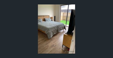 Cozy Four Bedroom Family House in Truganina - Photo 5