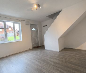 Prospect Square, WESTBURY - Photo 3
