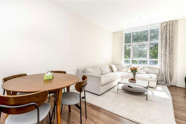 3 bedroom flat to rent - Photo 1