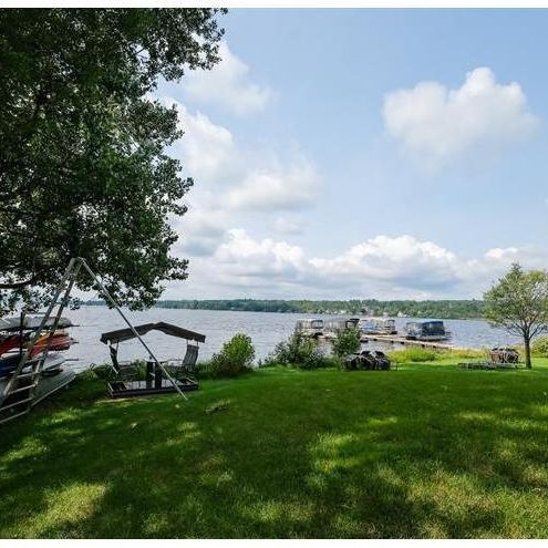 BORD DE L'EAU 4.5 Tout Meublé- Petit Lac Magog. Près Mont-Orford - Photo 1