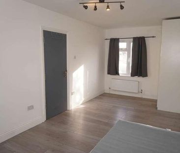 Carlyon Road, Wembley, HA0 - Photo 2