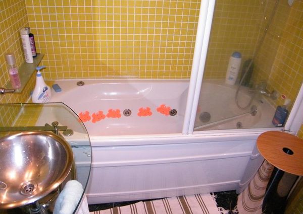 Apartamento T2 sem móveis situado no Alto da Barra em Oeiras