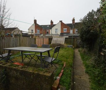 3 bedroom terraced house to rent - Photo 3