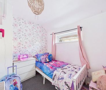 4 bedroom detached house to rent - Photo 6