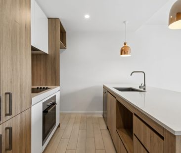 Superb Apartment in Superb Location! - Photo 4