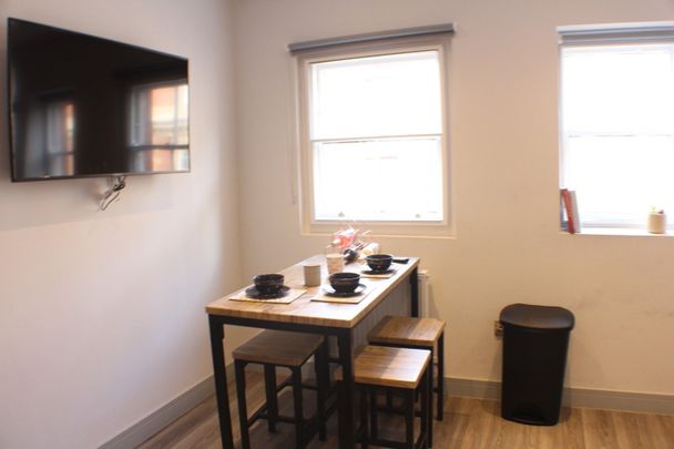 3 Bed Flat, Bowling Green Street, LE1 - Photo 1