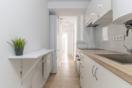 Bright room in Villaverde Alto - Photo 2