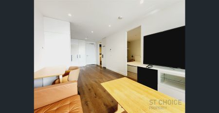 Fully Furnished 1 Bedroom Docklands Apartment With View and Parking - Photo 3