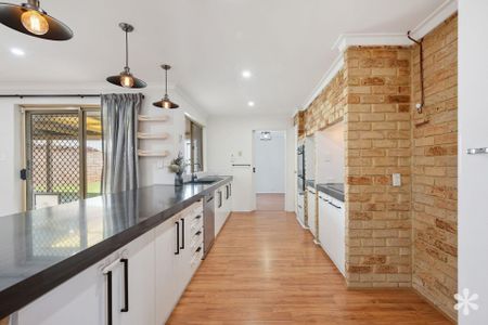 24 Hollingsworth Way - Photo 2