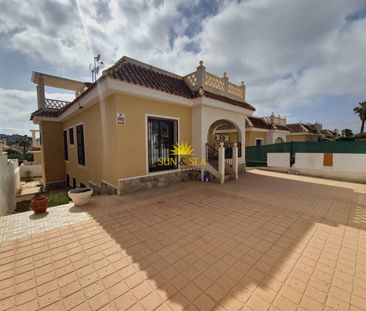 VILLA RENTAL WITH 5 BEDROOMS AND 3 BATHROOMS - Photo 3