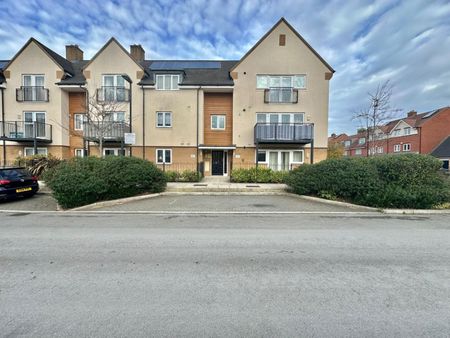 2 bedroom Flat To Let - Photo 2