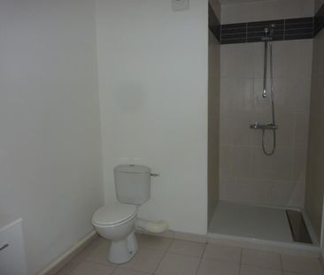 Location Appartement 2 pièces 48m² HEROUVILLE ST CLAIR 14200 - Photo 2