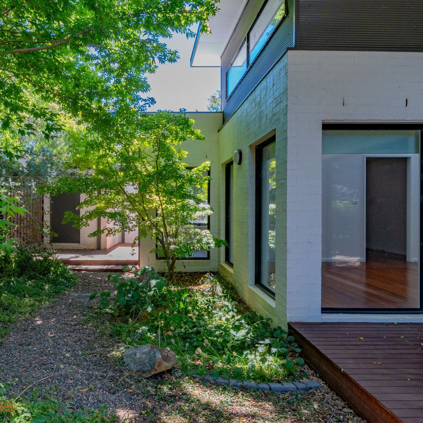 12 Argyle Place, Curtin ACT 2605 - House For Rent | Domain - Photo 1