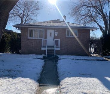 Maison bord de l'eau, superbe vue à Laval, 2 minutes des ponts Mtl - Photo 4