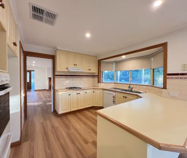 3 Bedroom Home close to schools - Photo 1