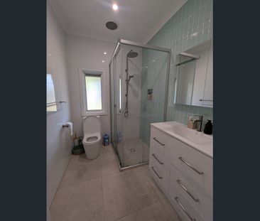 Pet-friendly Queenslander with character - Photo 4