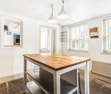 3 bedroom semi-detached house to rent - Photo 4