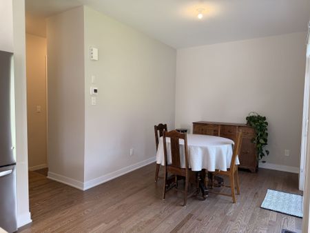 For Lease - 401 Euphoria Crescent, Barrhaven, Ontario - Photo 2