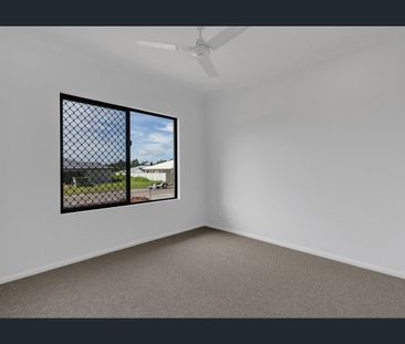 Break Lease - Modern 4 bedroom home in Rainforest Rise - Photo 3