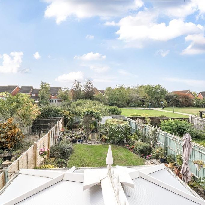 2 bedroom end of terrace house to rent - Photo 1