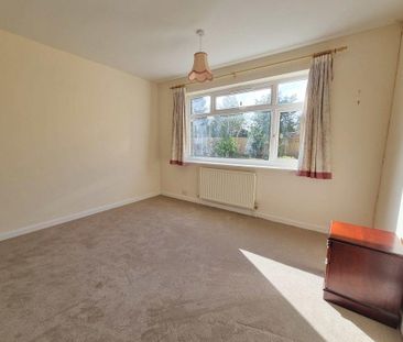 3 bedroom detached bungalow to rent - Photo 5