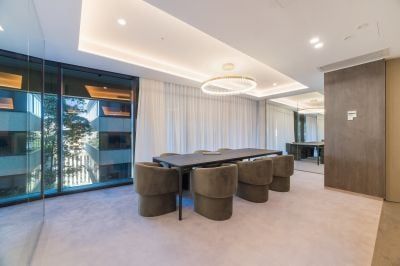 Luxury STUDIO Residence in "The Landmark" - Photo 3