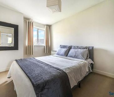Woodlands Close, Guildford, GU1 - Photo 1