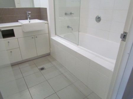 FURNISHED UNIT IN THE HEART OF THE CITY - Photo 2