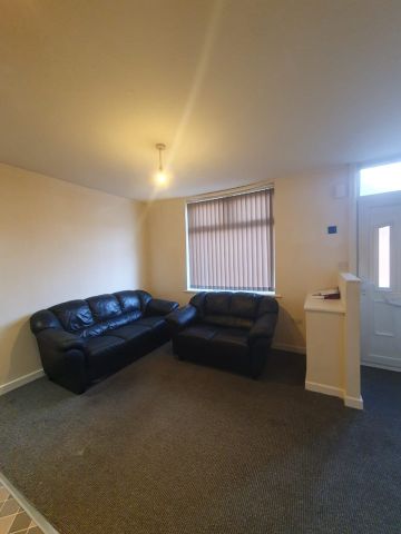 1 Bed Flat, Ashley Street, M6 - Photo 3