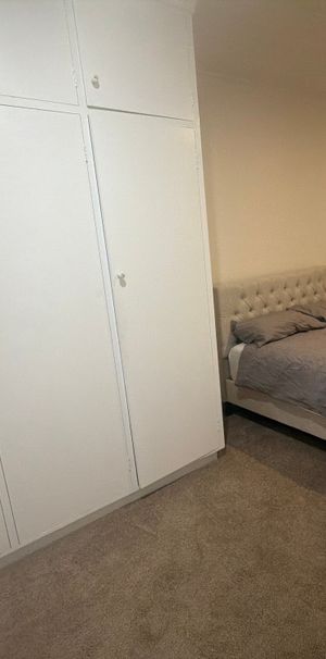 Cheltenham - Photo 2