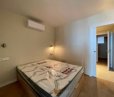 Bonito apartamento con vistas al mar, 2 dormitorios, terraza, ascen... - Photo 3