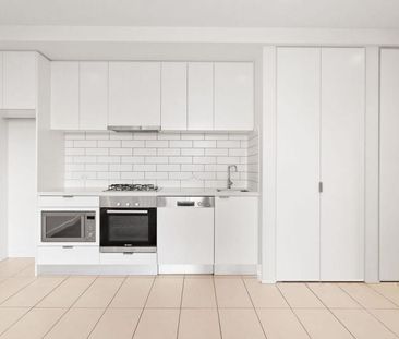 1-BED 1-BATH, UN-FURNISHED, NO SHORT-TERM OPERATORS - Photo 3