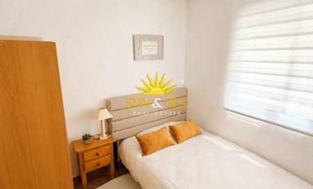 2 BEDROOM APARTMENT IN THE PORT OF TORREVIEJA - Foto 3