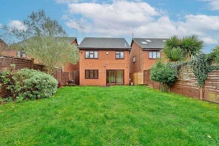 Tudor Manor Gardens, Wd, Watford, WD25 - Photo 4