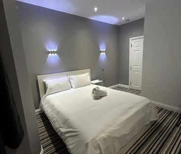 Bedsit, High Town Road, LU2 - Photo 2