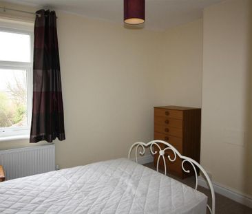 2 bedroom private hall to rent - Photo 3