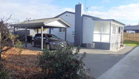 Cute Character Home Cambridge East - Photo 5