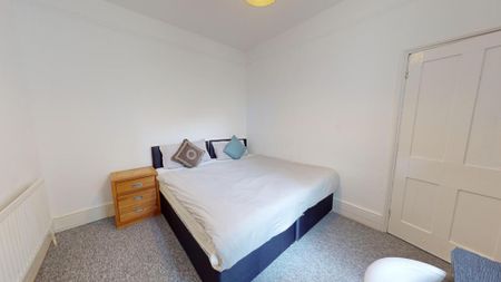 5 bedroom terraced house to rent - Photo 3