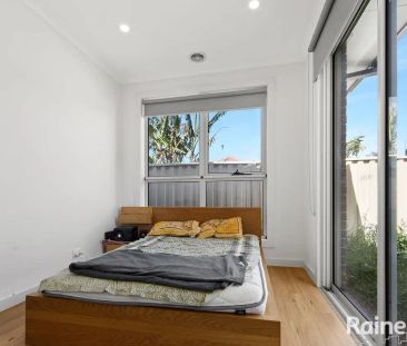 2/26 Godfrey Avenue, Sunshine North VIC 3020 - Photo 6