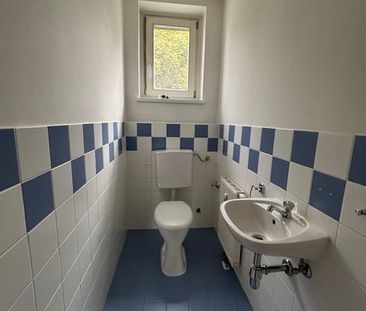 Lichtdurchflutete 3-Zimmer-Wohnung mit Balkon und Tiefgaragenplatz - Photo 3