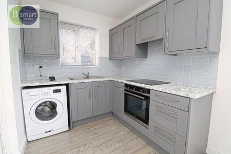 3 bedroom semi-detached house to rent - Photo 5