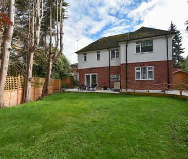 3 bedroom detached house to rent - Photo 2